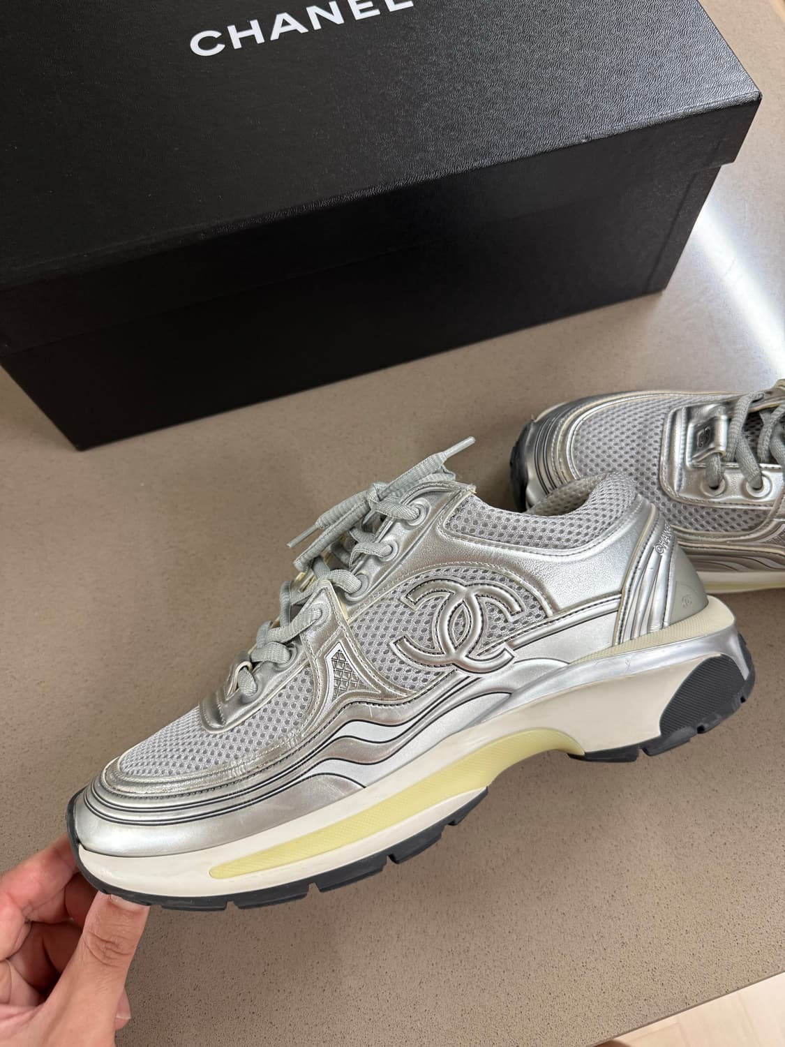 샤넬 샤식스 실버 37.5 사이즈  상품이미지4