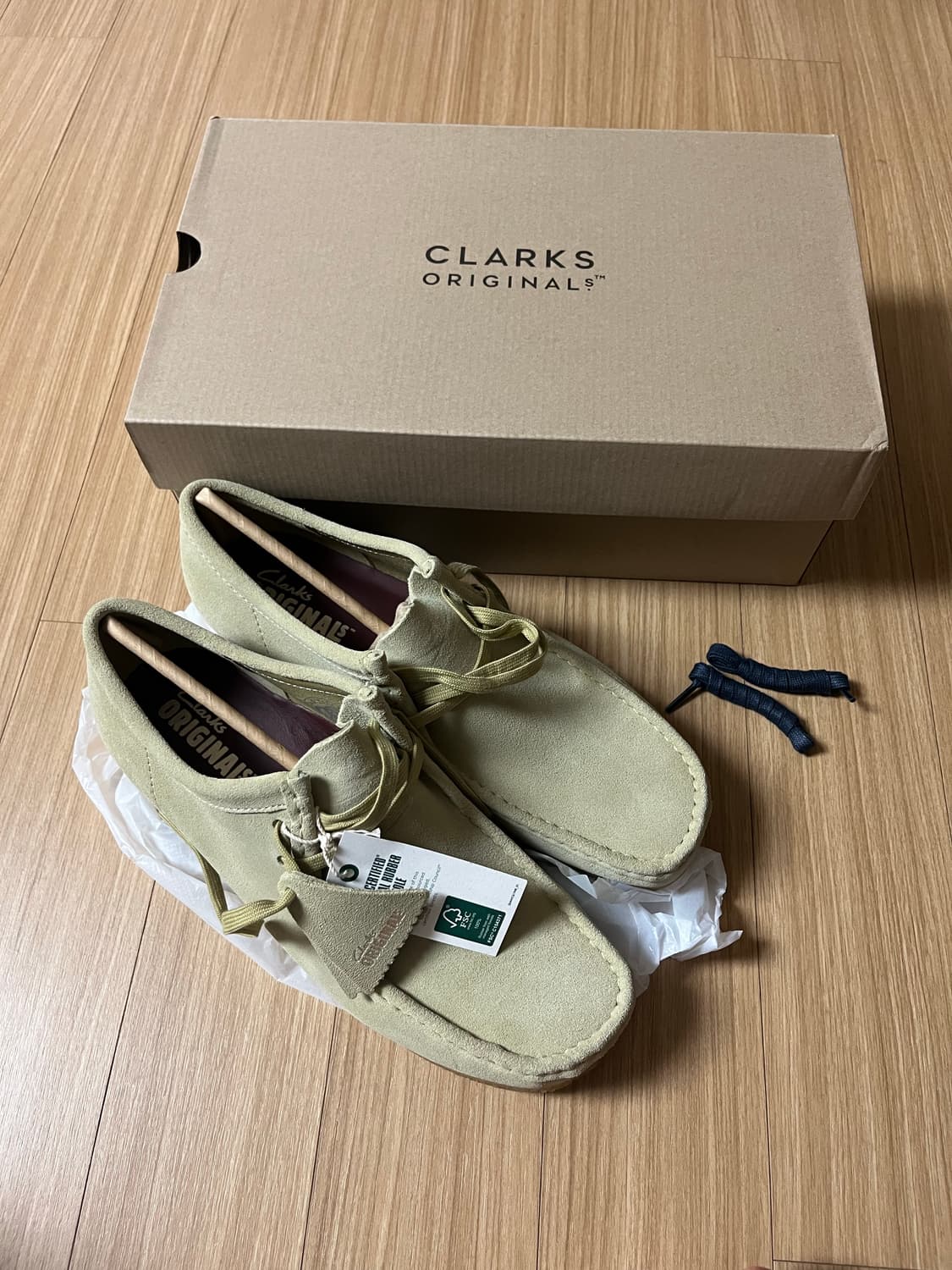 클락스 왈라비 메이플 스웨이드 새상품 팝니다 상품이미지1