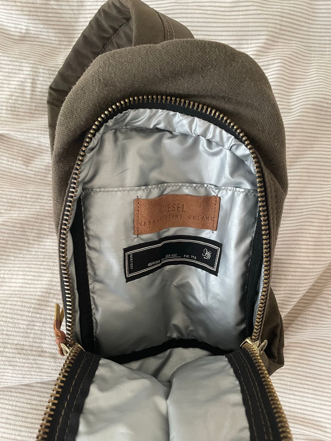 디젤 슬링백 상품이미지6