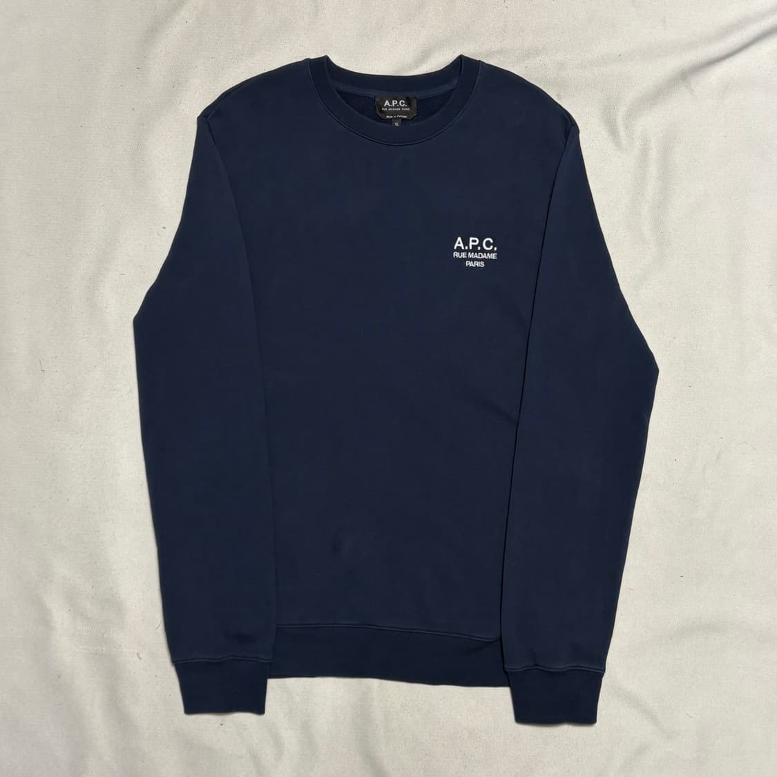 XL 아페쎄 AP.C. 스탠다드 르 마담 네이비 맨투맨 상품이미지2