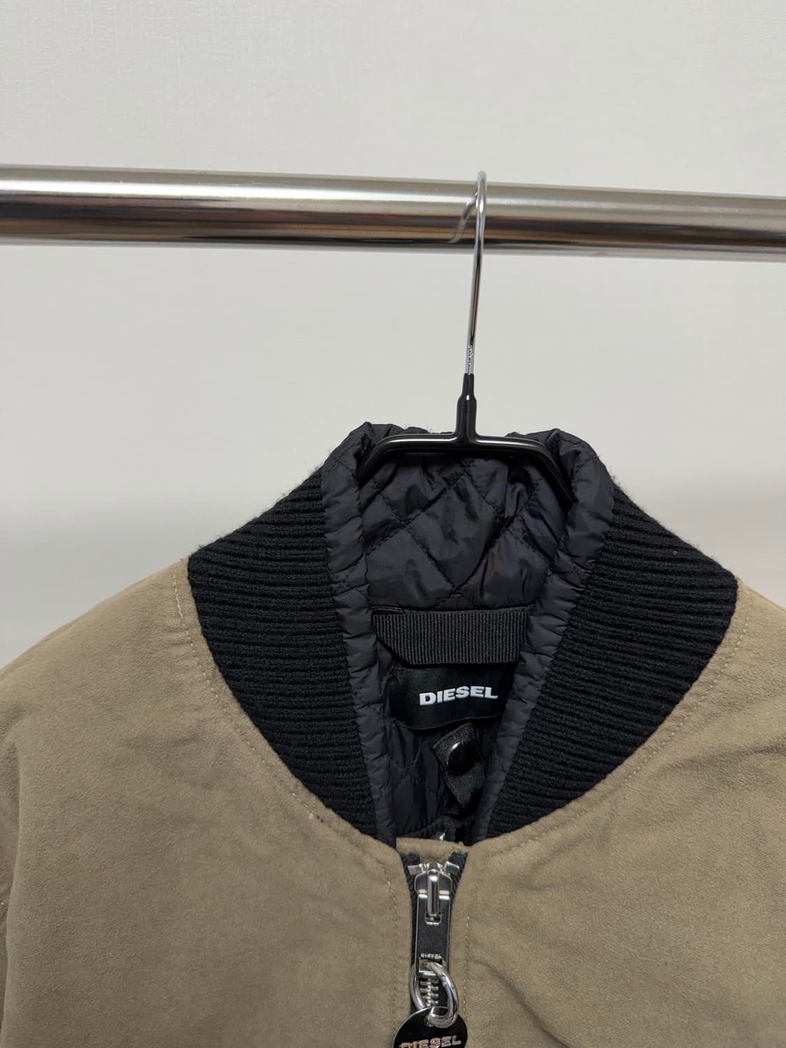 DIESEL Back-Zip Cropped Bomber Jacket 상품이미지5