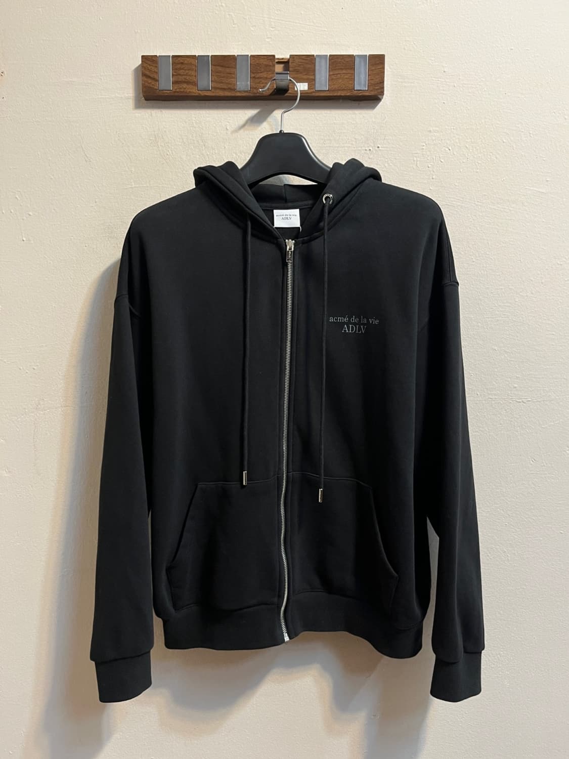 [1] 아크메드라비 블랙 로고 후드집업 (354) 상품이미지1