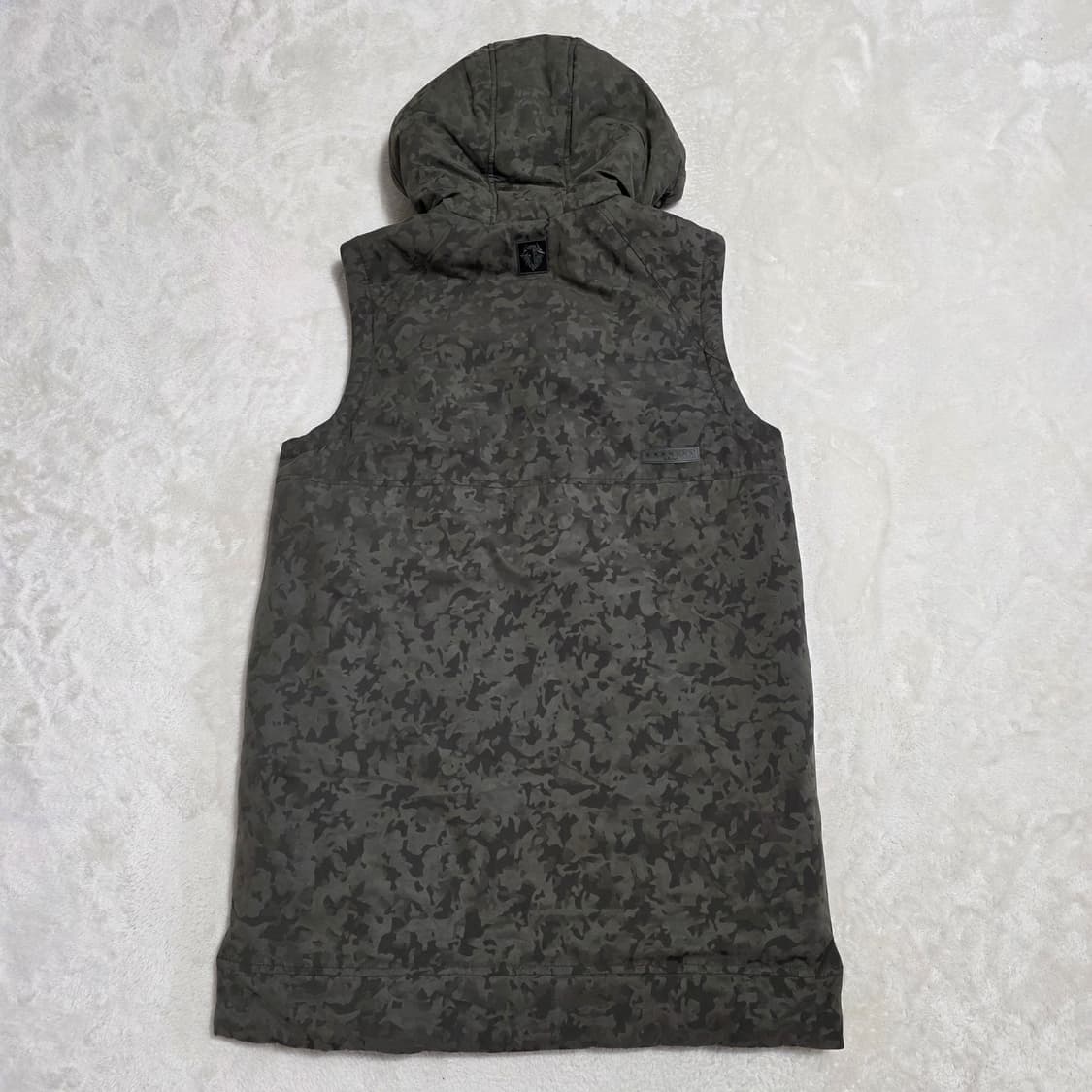 (100)블랙야크 카모 패턴 후드 패딩 조끼 상품이미지3