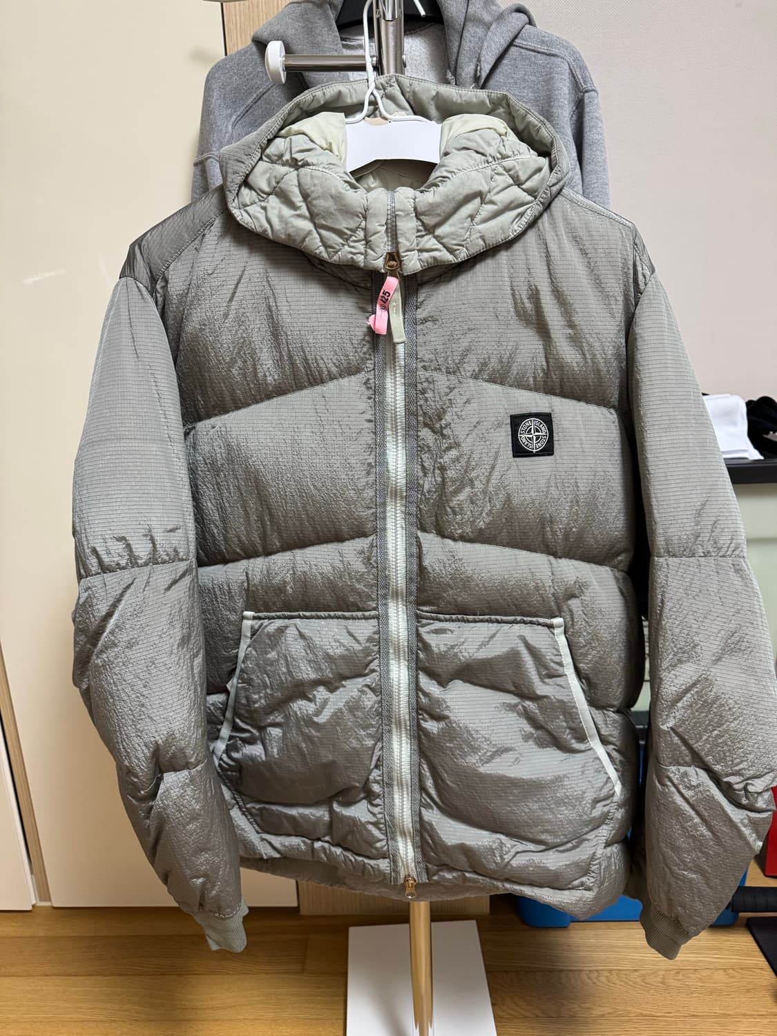 스톤아일랜드 나일론 메탈 그레이 패딩 판매중! 상품이미지3