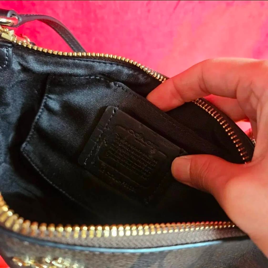 코치(Coach) 시그니쳐 탑핸들 숄더 크로스백 상품이미지7