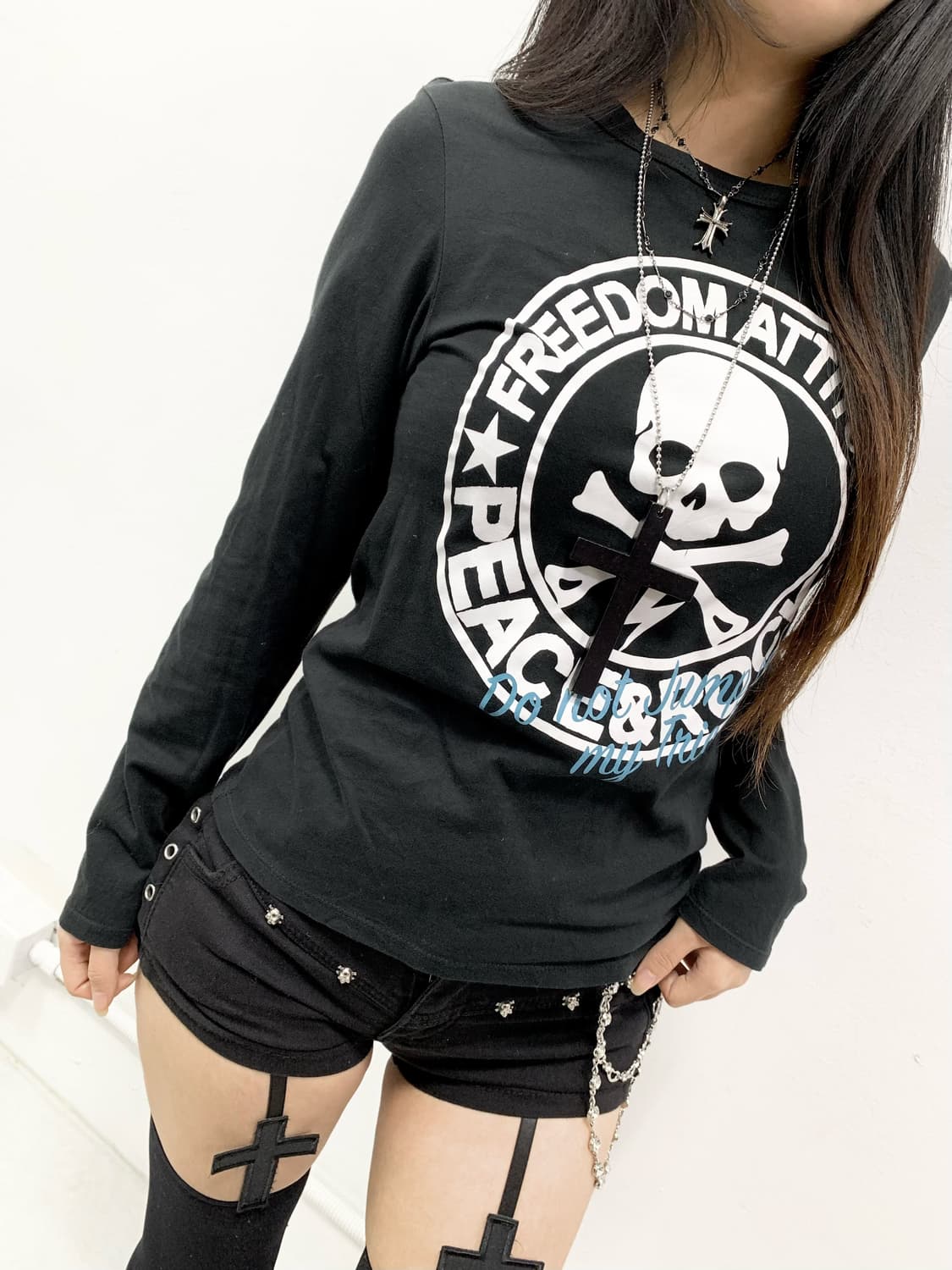 [T-GRAPHICS] 스컬 펑크 레터링 롱슬리브 상품이미지3