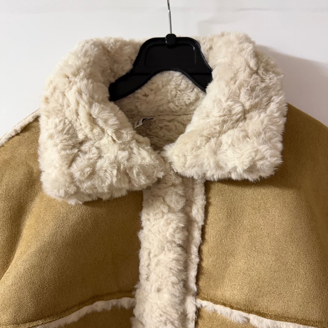 새상품 여자 무스탕 미디자켓 상품이미지3