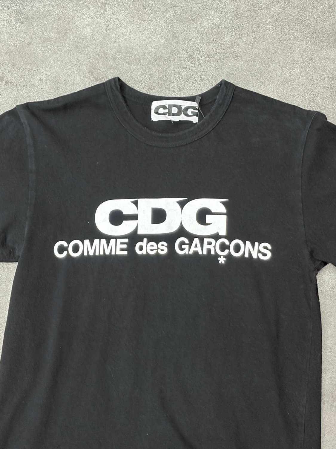 꼼데가르송 CDG 블랙 반팔 티셔츠 상품이미지2