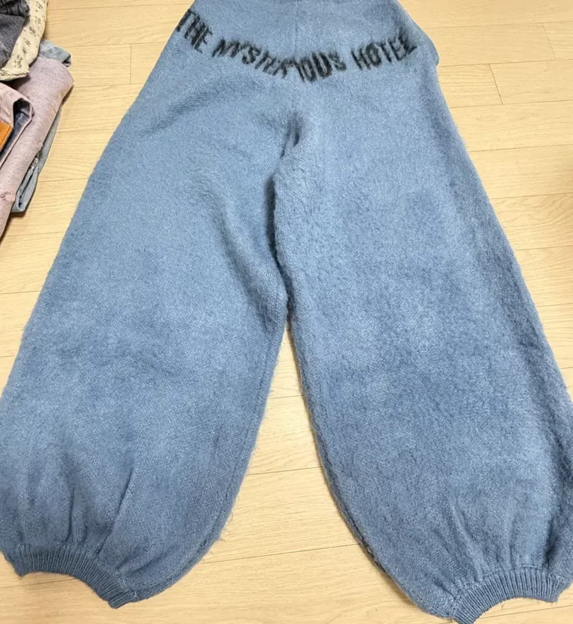 [30일글내림]더미스테리어스호텔 HOTEL KNIT PANTS 블루 상품이미지3