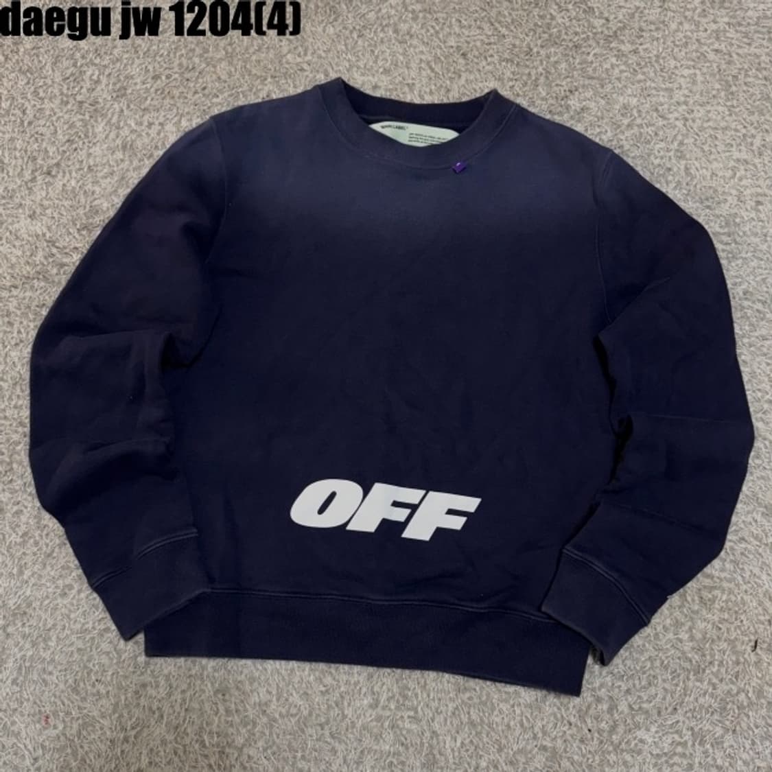 오프화이트 맨투맨  상품이미지2