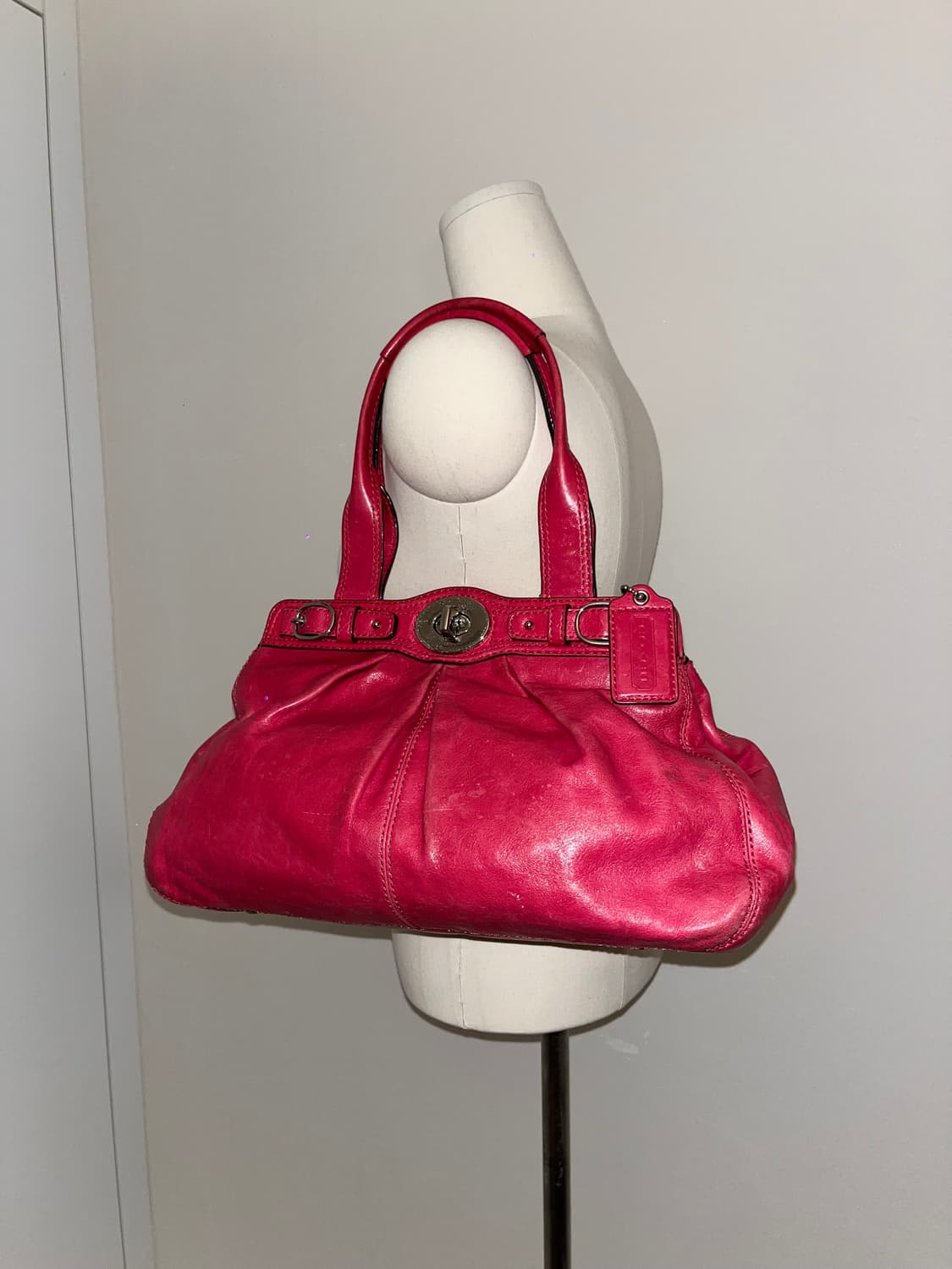 📦Coach Hot Pink shoulder bag 상품이미지2