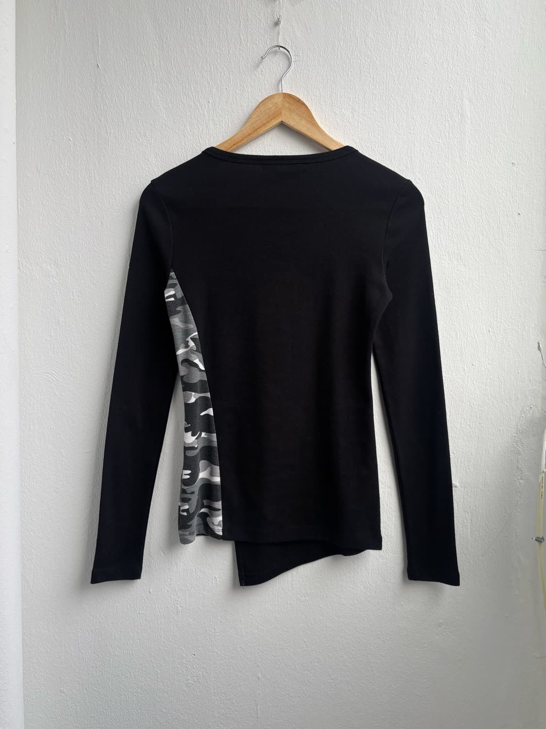 Egoist Graphic Camo Detail Long Sleeve 상품이미지5