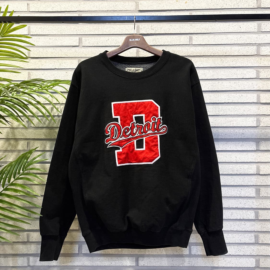 스티브앤베리스 NHL 헤비스웻셔츠 레드윙스 패치 디테일 블랙 상품이미지2