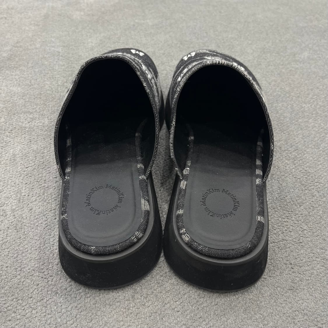 270-280 마뗑킴 마틴 심볼 플랫 뮬 슬리퍼 상품이미지3