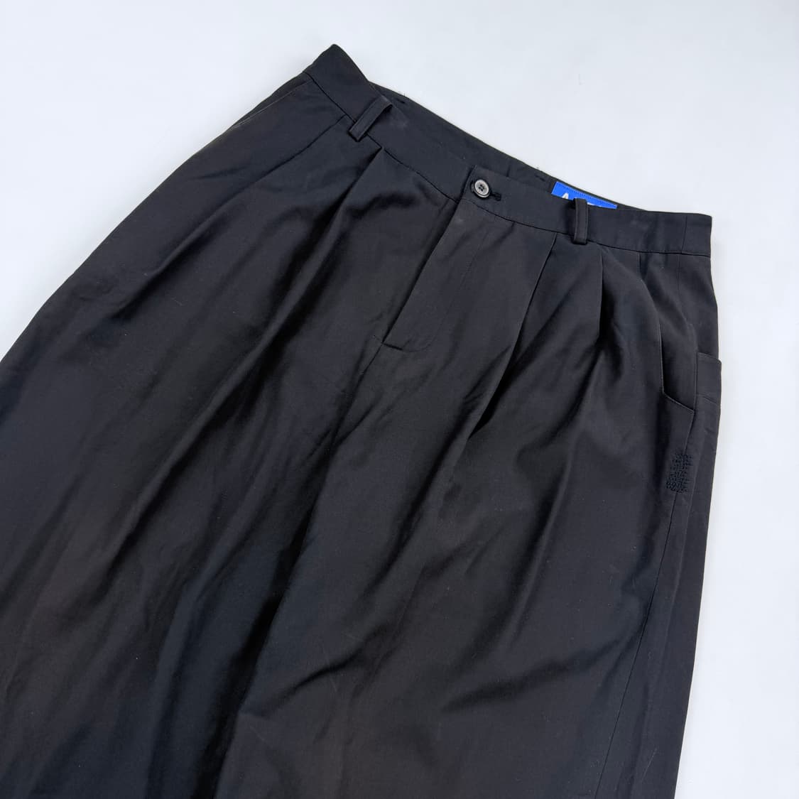 아더에러 후면 디테일 와이드 슬랙스 상품이미지2