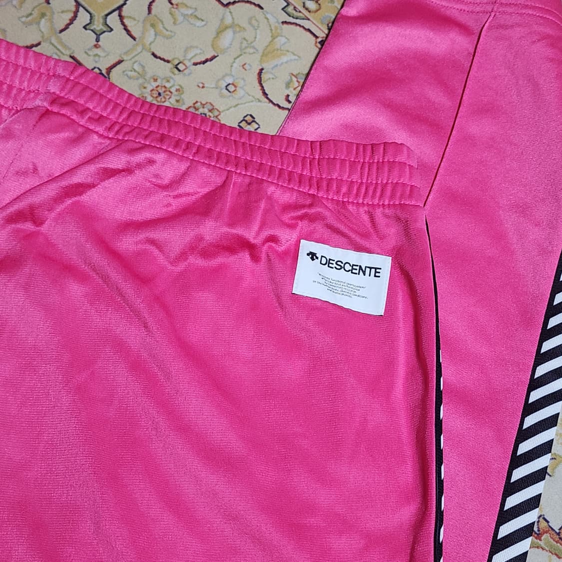 데상트 여성 핑크 트레이닝 팬츠
80 상품이미지6