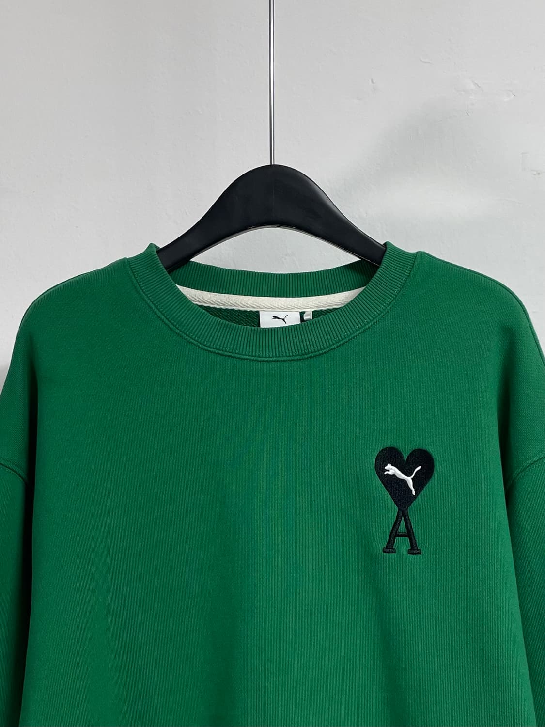 아미 X 푸마 그린 라운트 맨투맨 (on.366)   상품이미지2