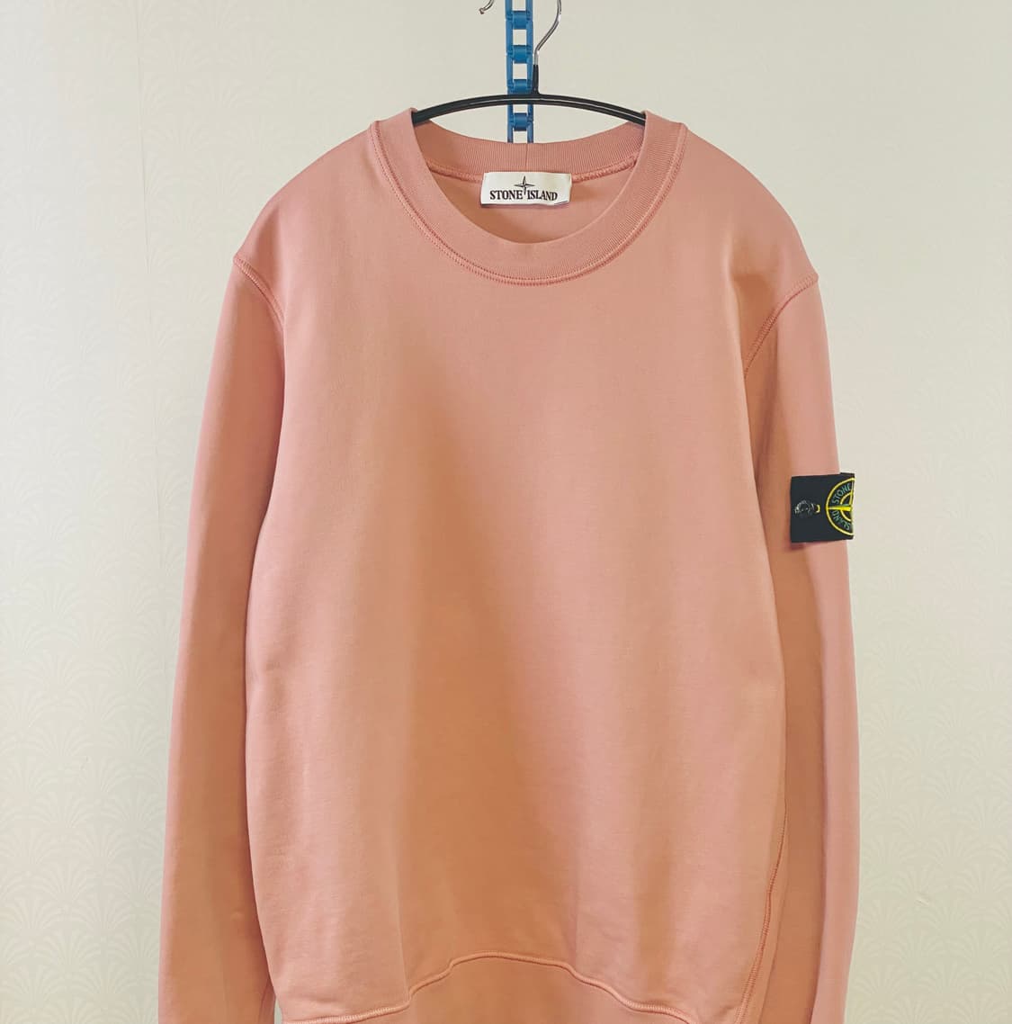 스톤아일랜드 로즈쿼츠 맨투맨 (100사이즈) 상품이미지4