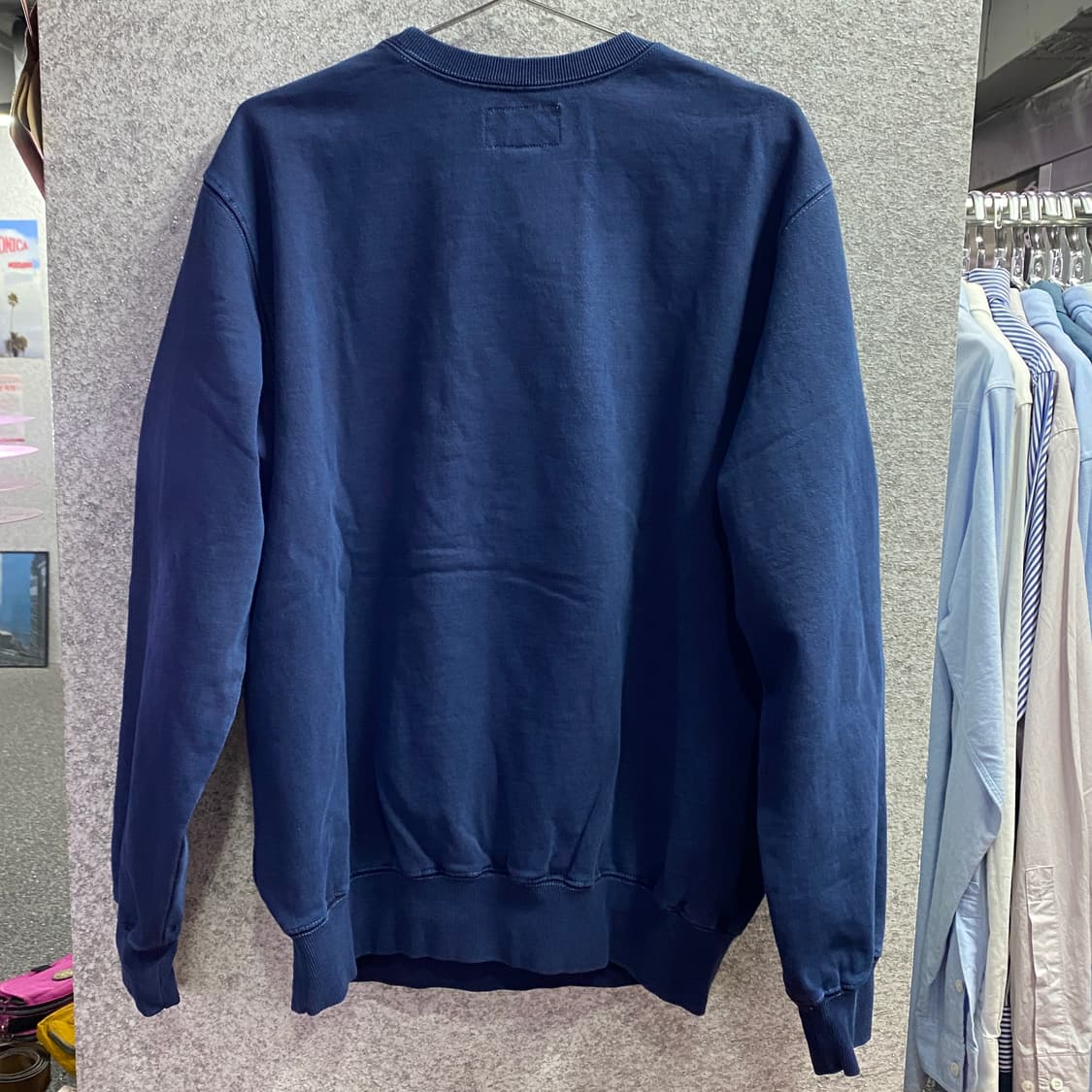 디스이즈네버댓 미들로고 네이비 스웻셔츠 B3349 상품이미지4