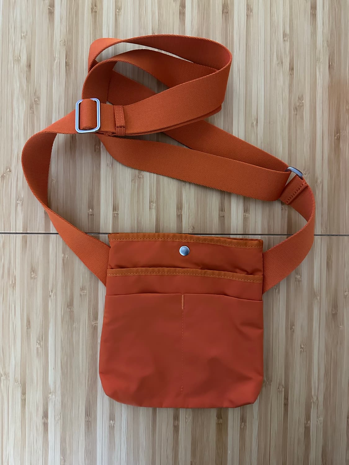 COS 오렌지색 크로스백 상품이미지1