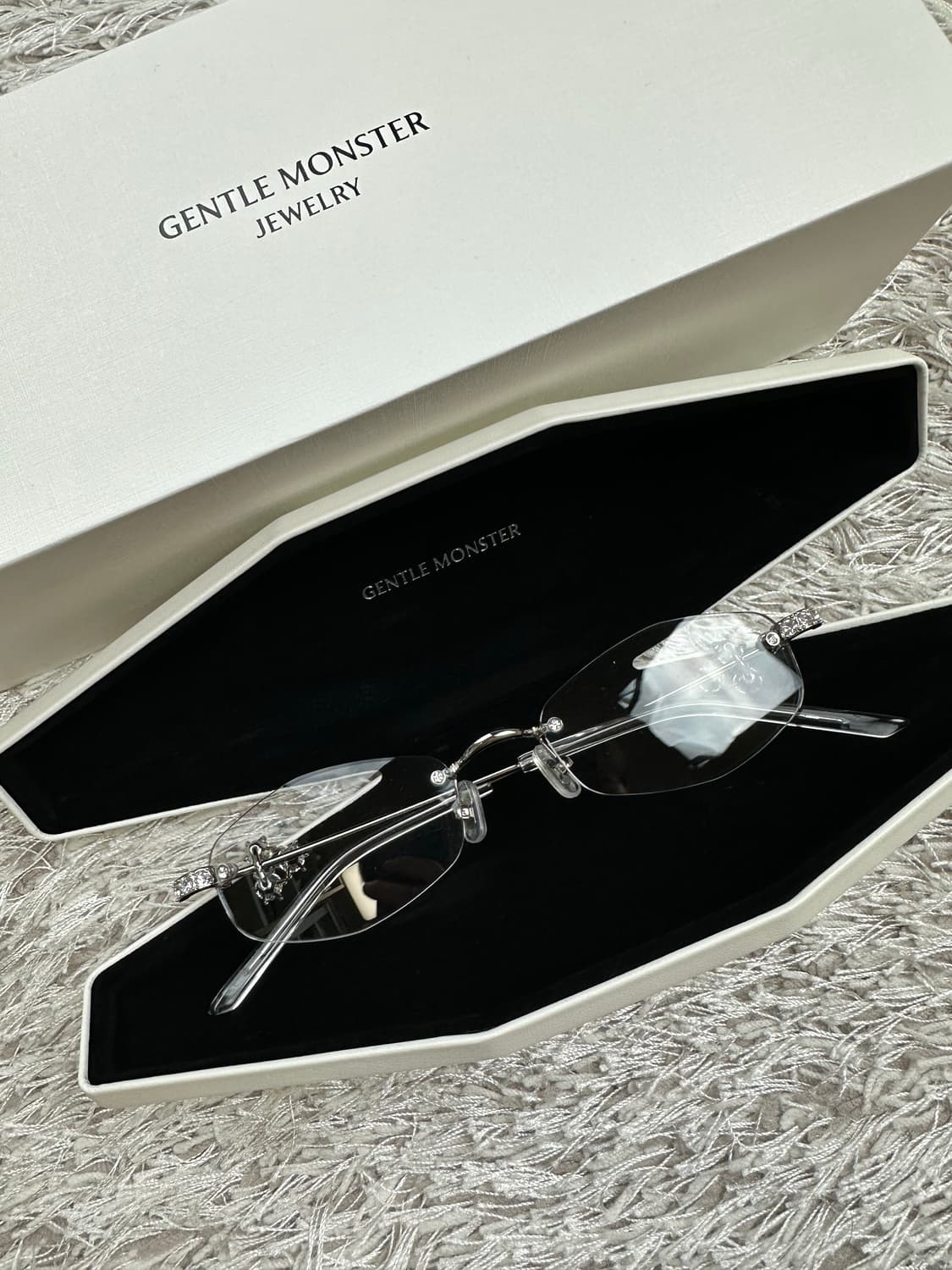 [OS] 정품 젠틀몬스터 쥬얼리 글리츠 02 실버 클리어 상품이미지1