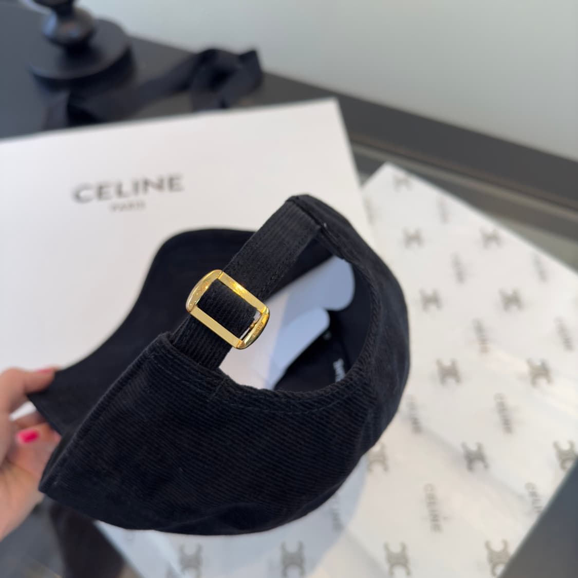 [정품] 셀린느 벨벳 버킷 햇 (블랙/화이트) 상품이미지4