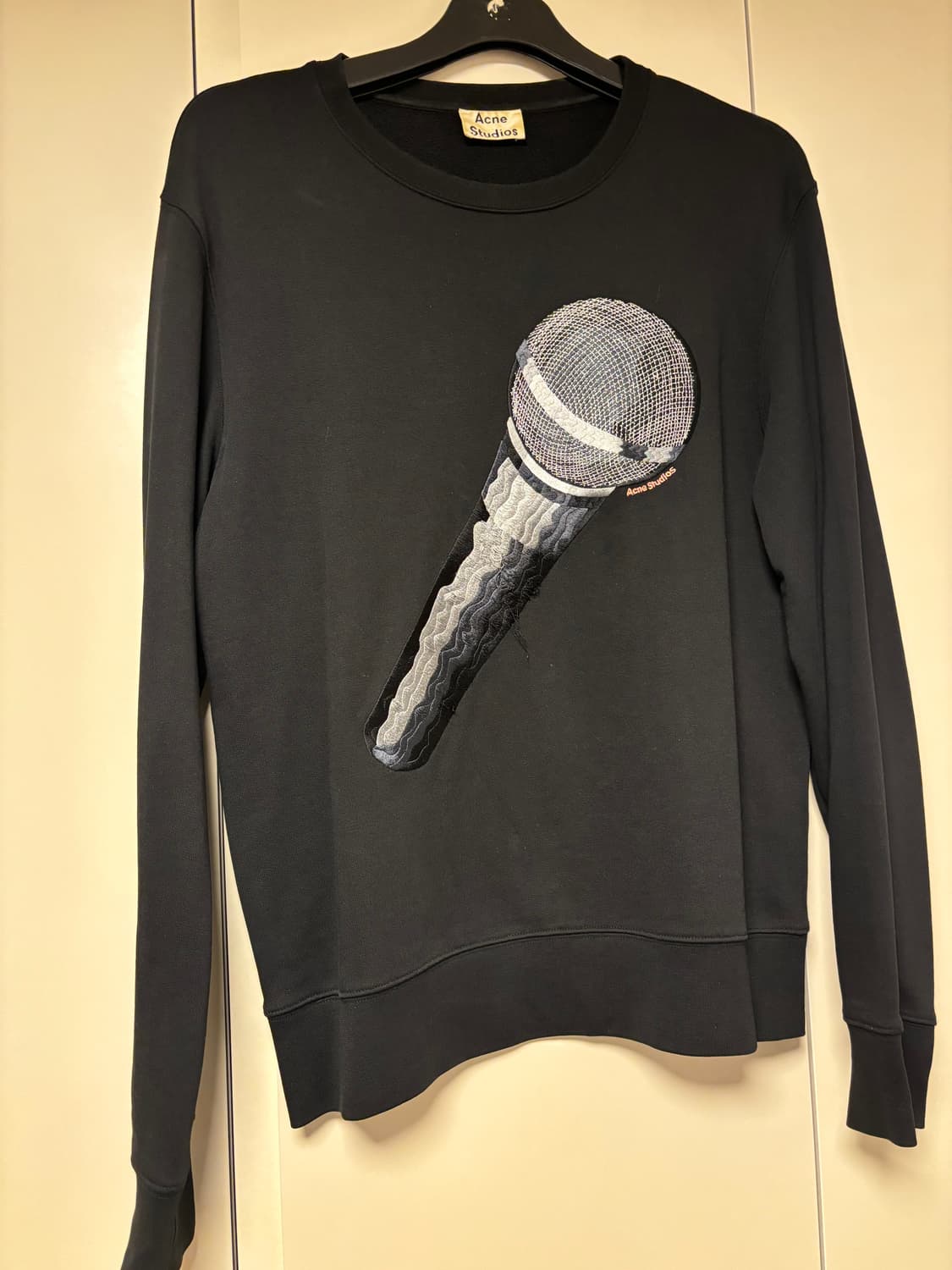 아크네 스튜디오 마이크 맨투맨 상품이미지2