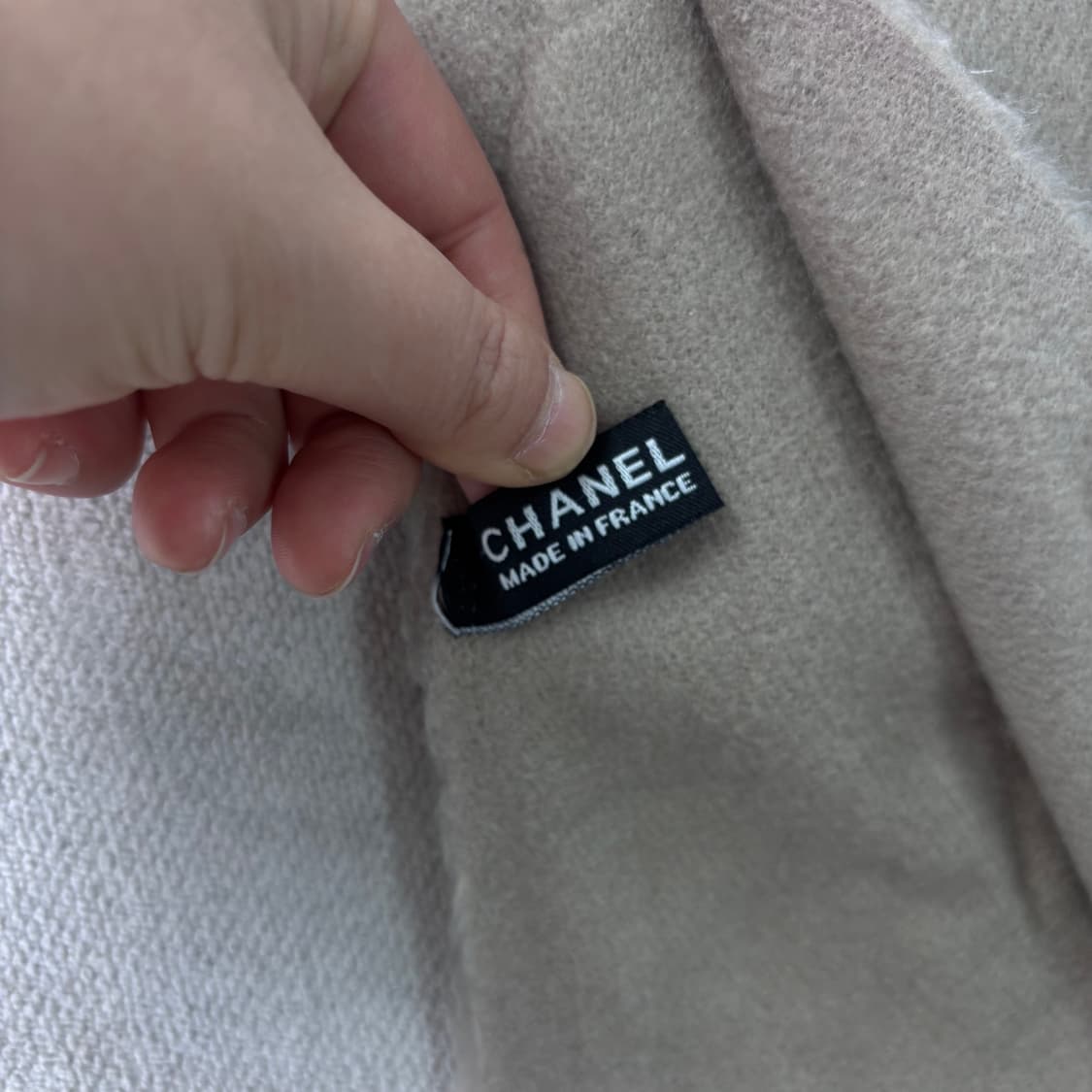 샤넬 캐시미어 실크 혼합 큐빅 머플러  상품이미지3