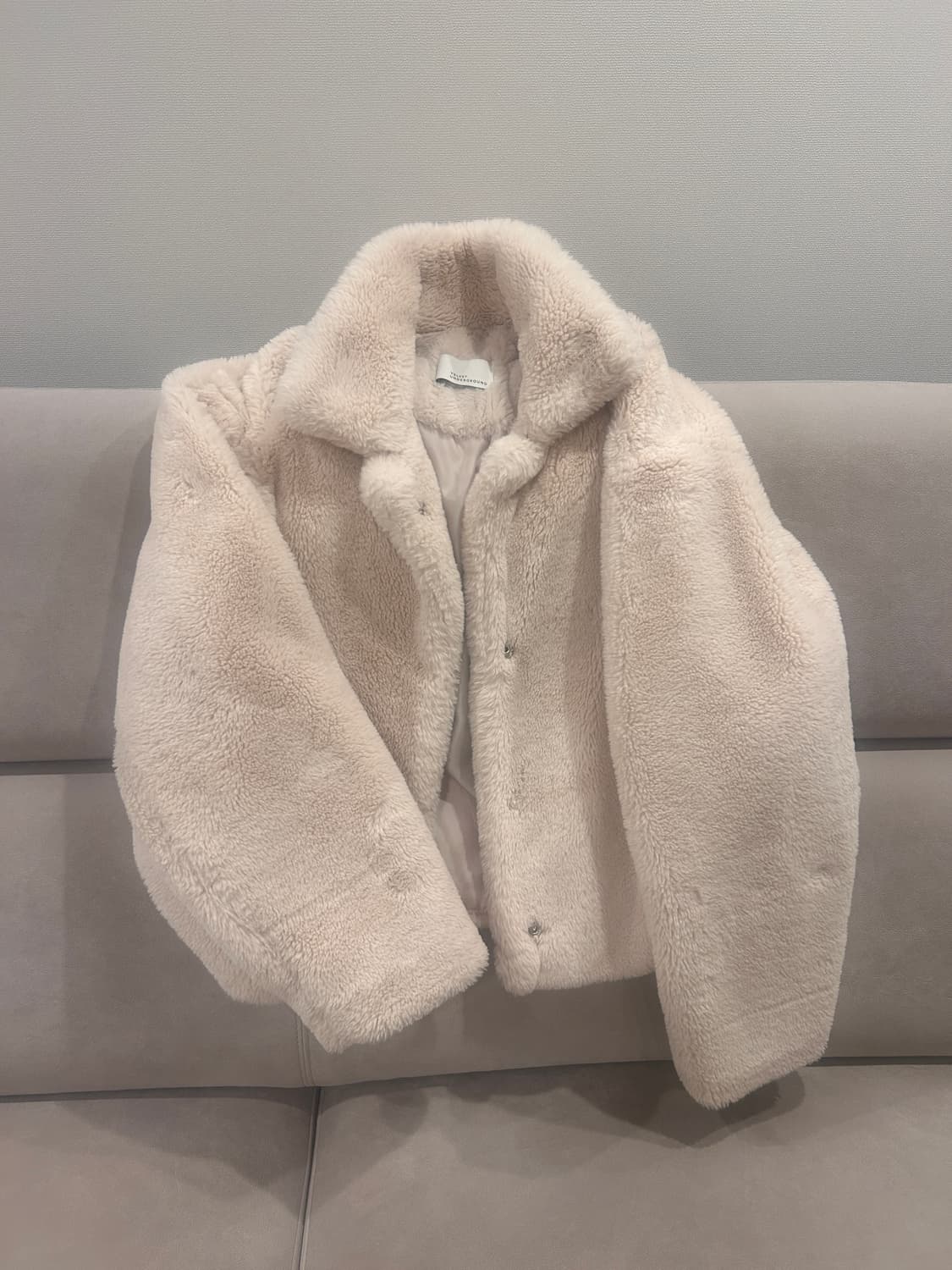 벨벳언더그라운드 에코 퍼 자켓 아이보리 상품이미지1