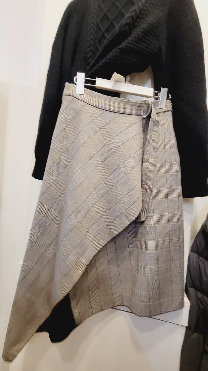 시스템 리본 케이블 가디건.보브 언발체크스커트 상품이미지8