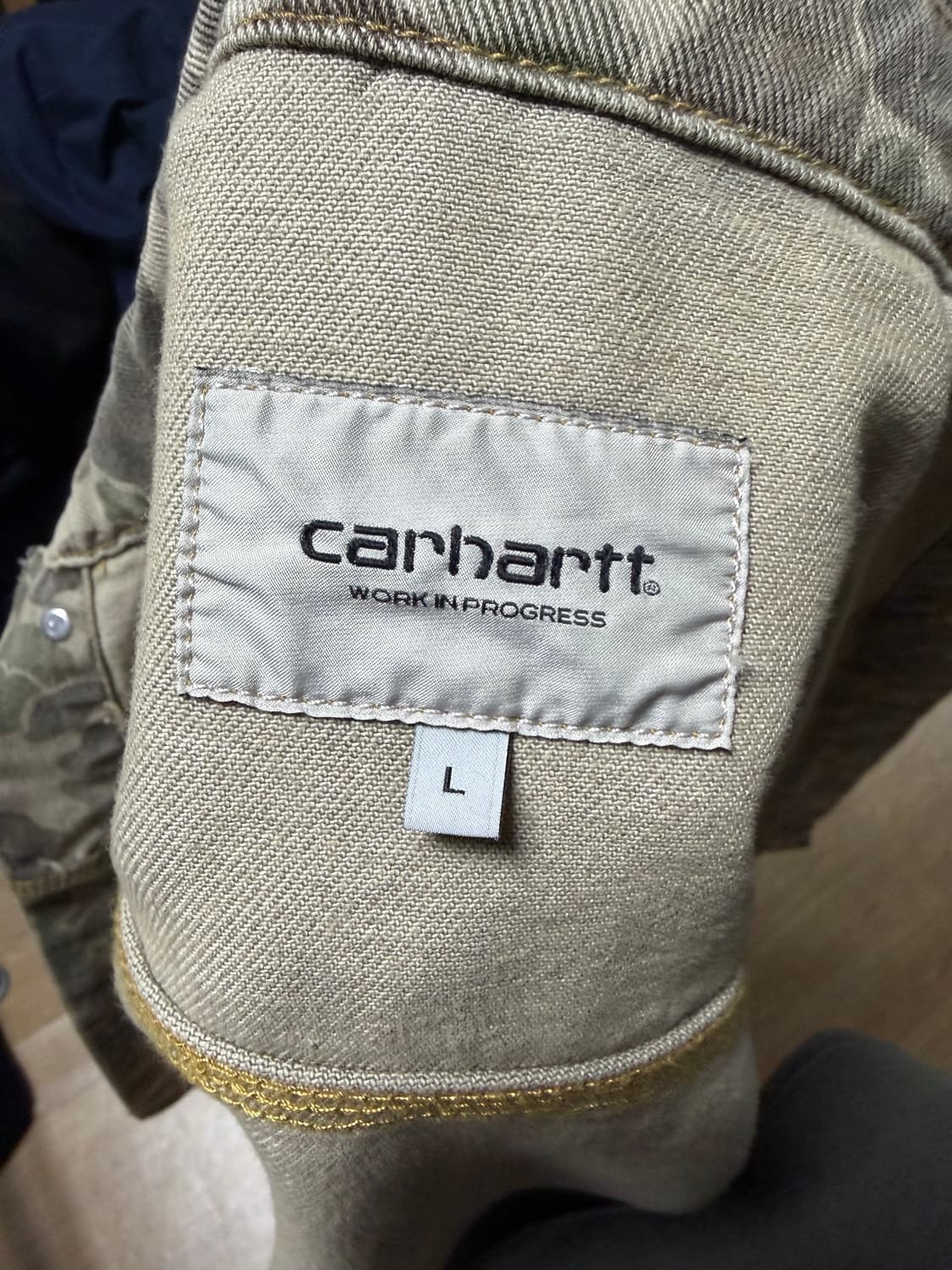 칼하트윕 카모 트러커 자켓 상품이미지4