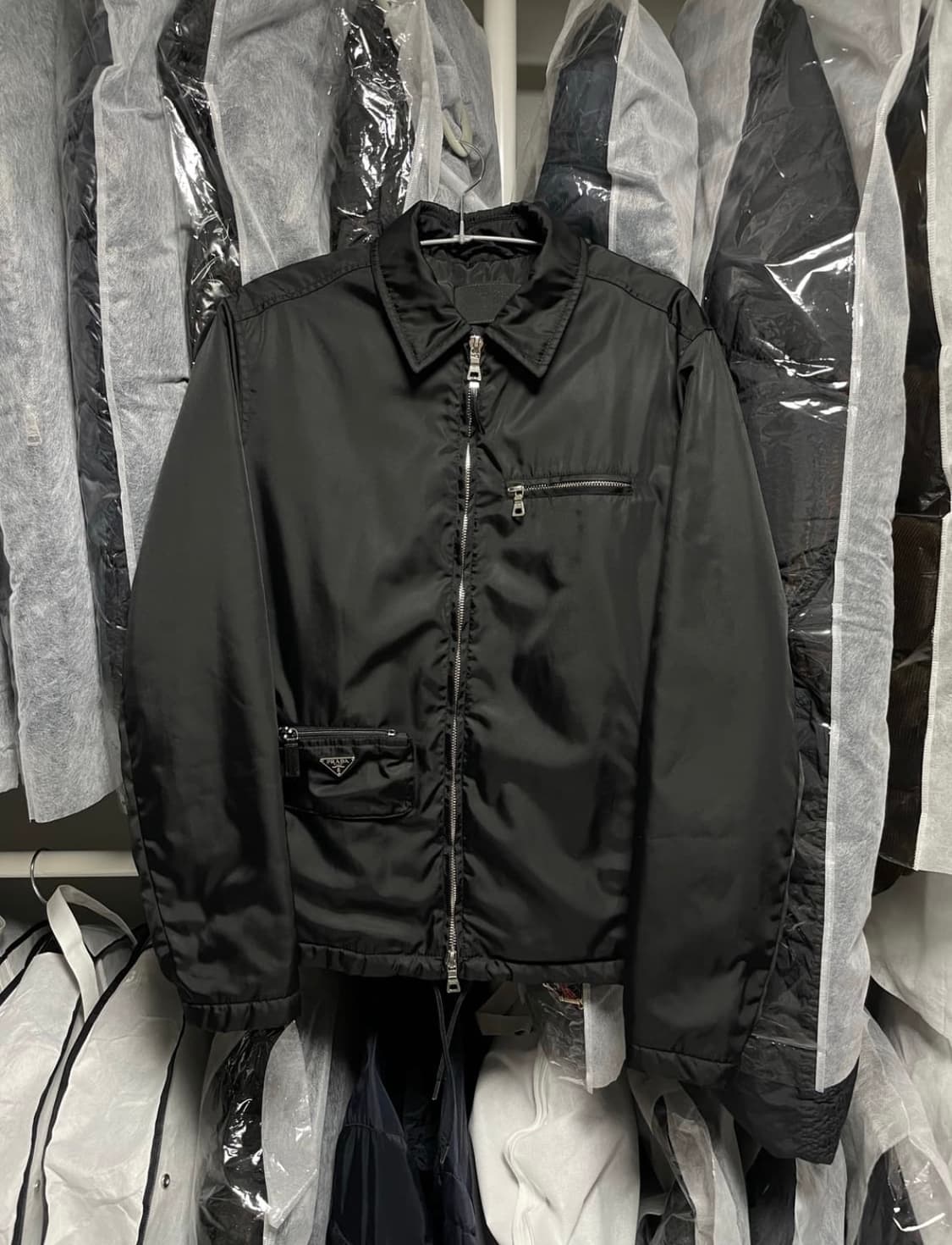 프라다 리나일론 삼각로고 바람막이 자켓 상품이미지1