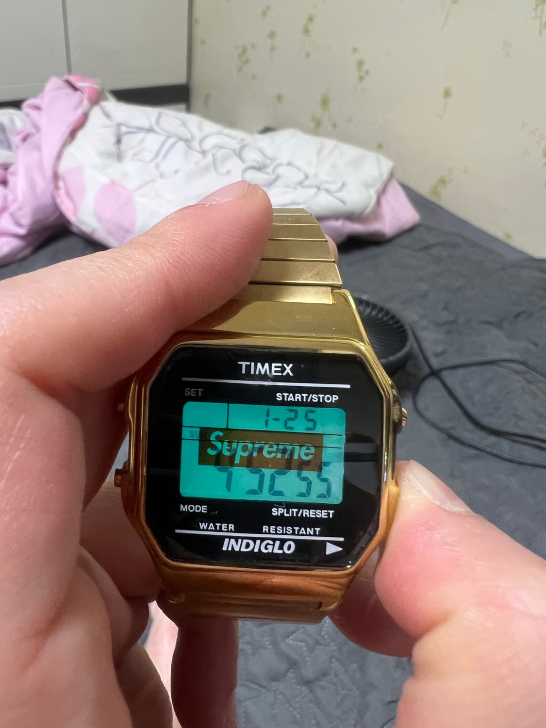슈프림 x 타이맥스 콜라보 디지털 시계 골드 택포 상품이미지1
