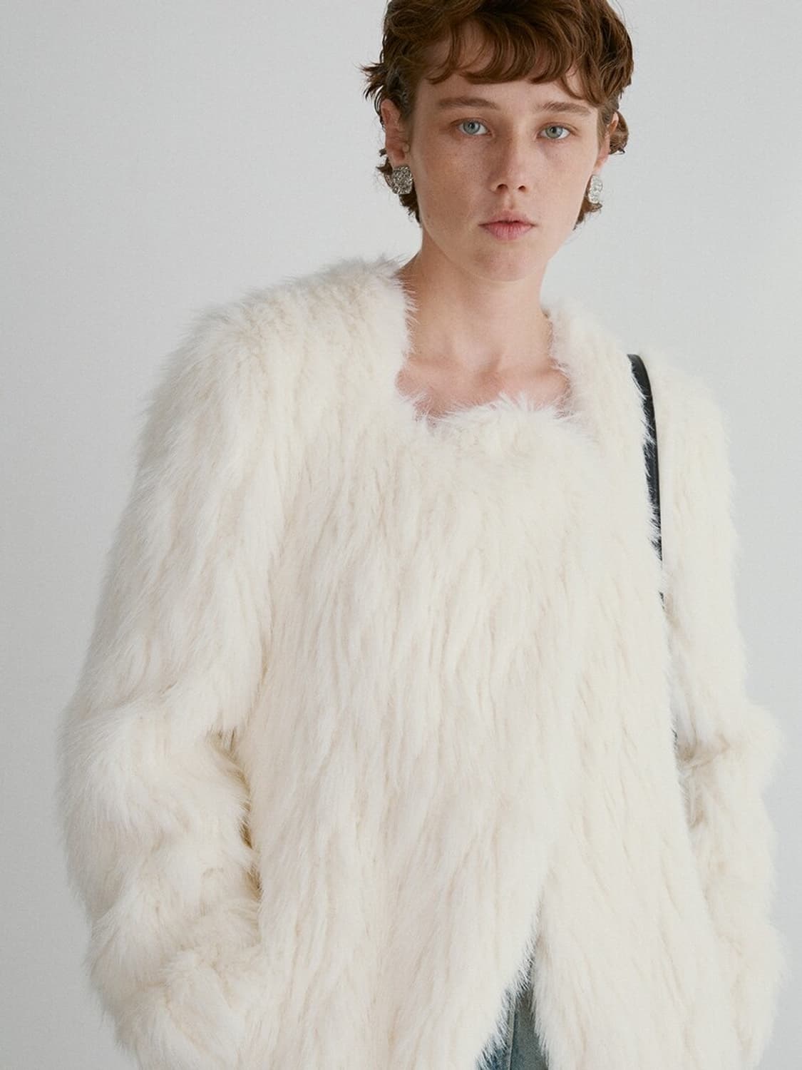 Recto 렉토 SIGNATURE CURVED FAUX FUR 퍼 자켓 상품이미지5