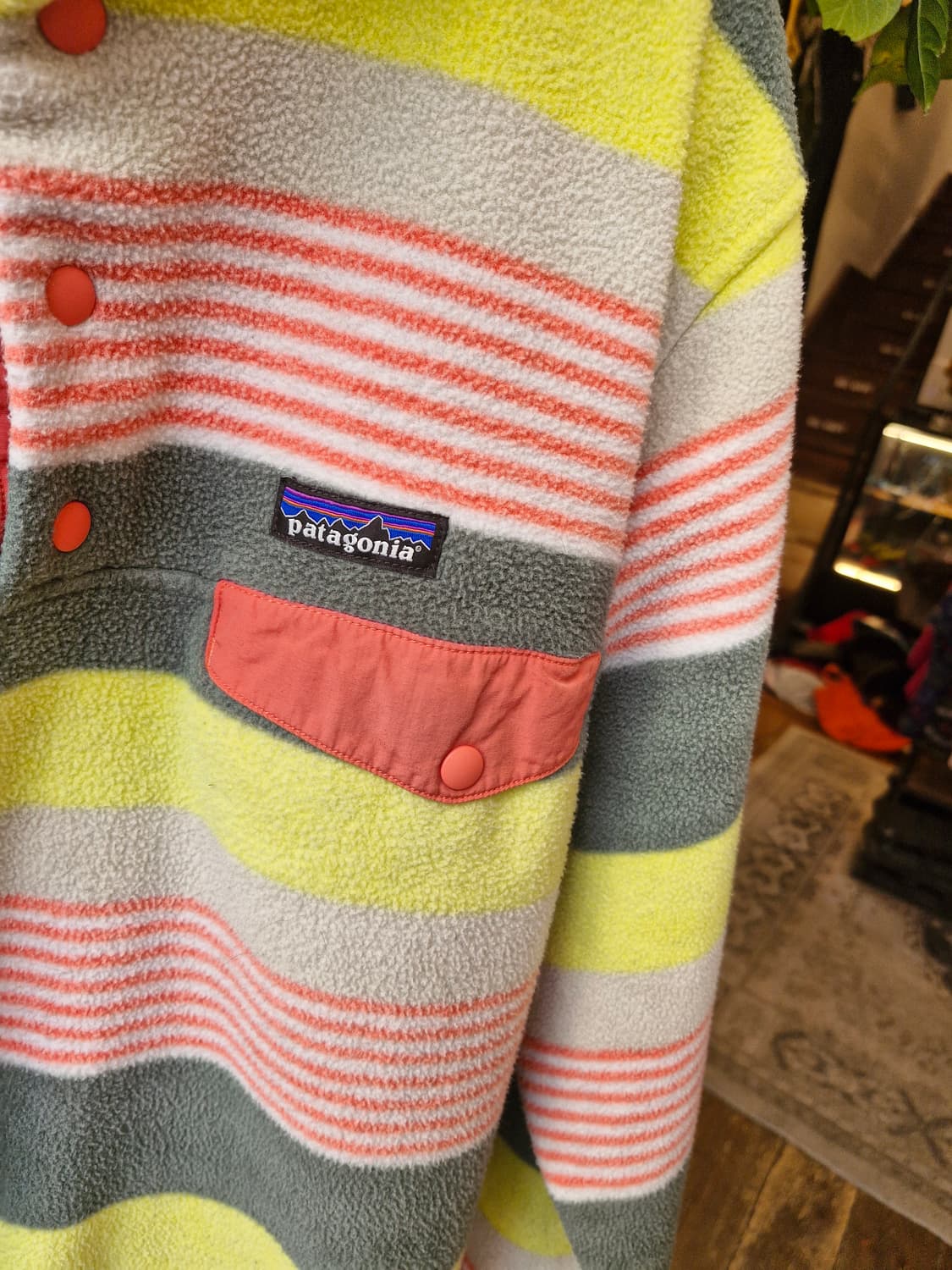 Z-296 파타고니아 신칠라 트로피컬 레인보우 상품이미지3