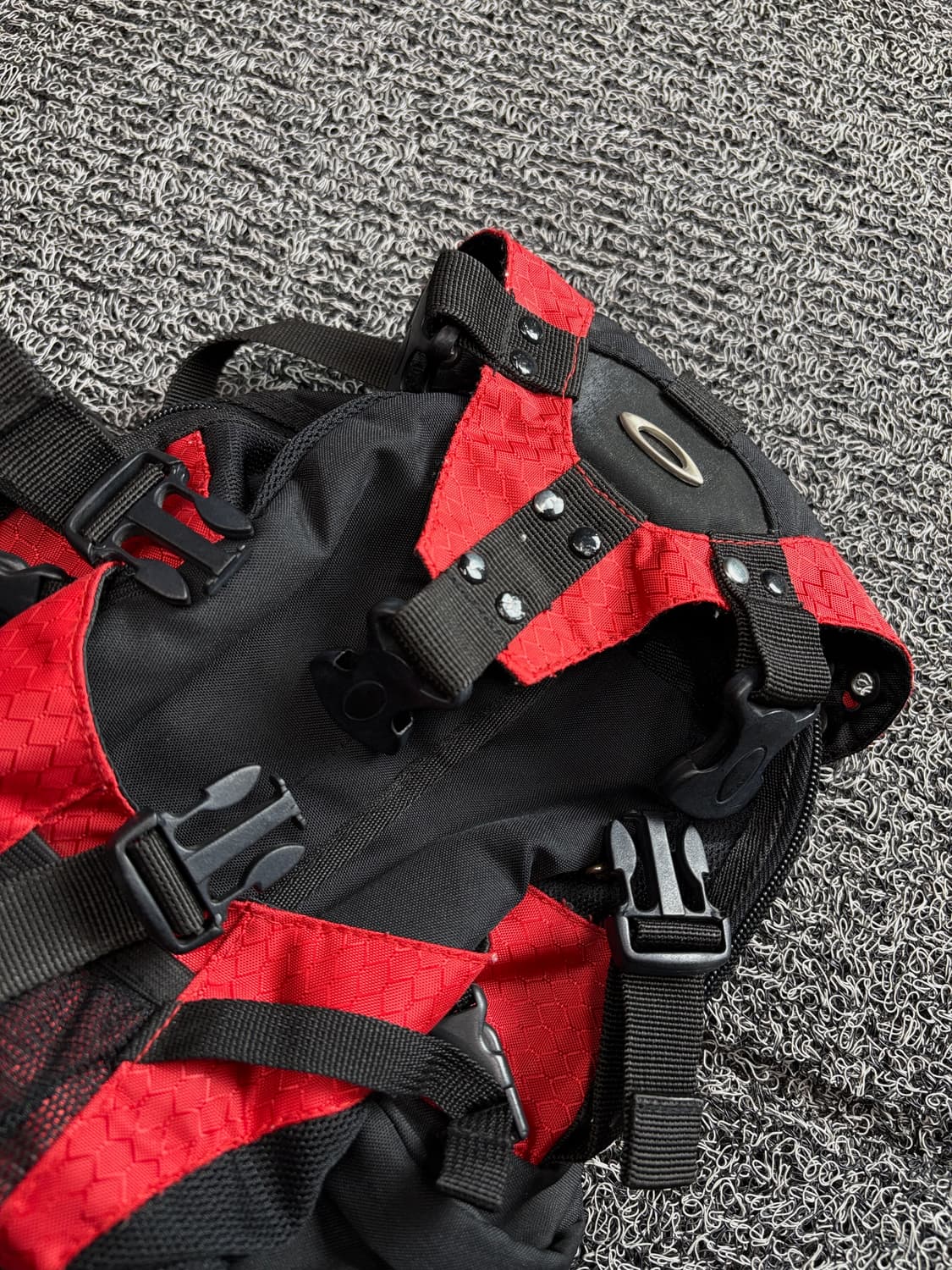 오클리 아이콘 아카이브 테크니컬 백팩 3294 상품이미지4