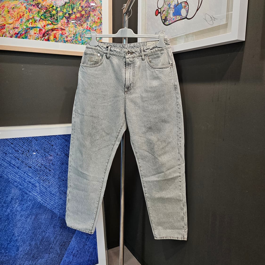 브루넬로 쿠치넬리 루즈핏 자수로고 가죽 패치 팬츠 상품이미지1