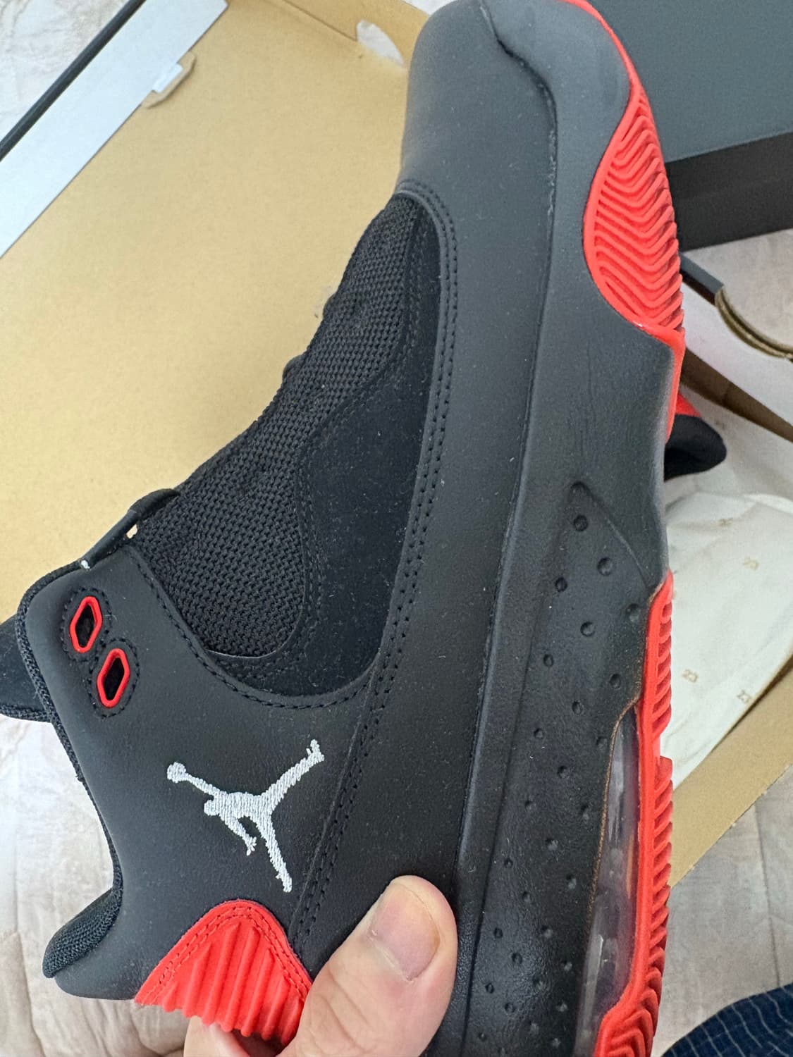 나이키 조던 맥스 아우라2 칠리 레드 상품이미지2