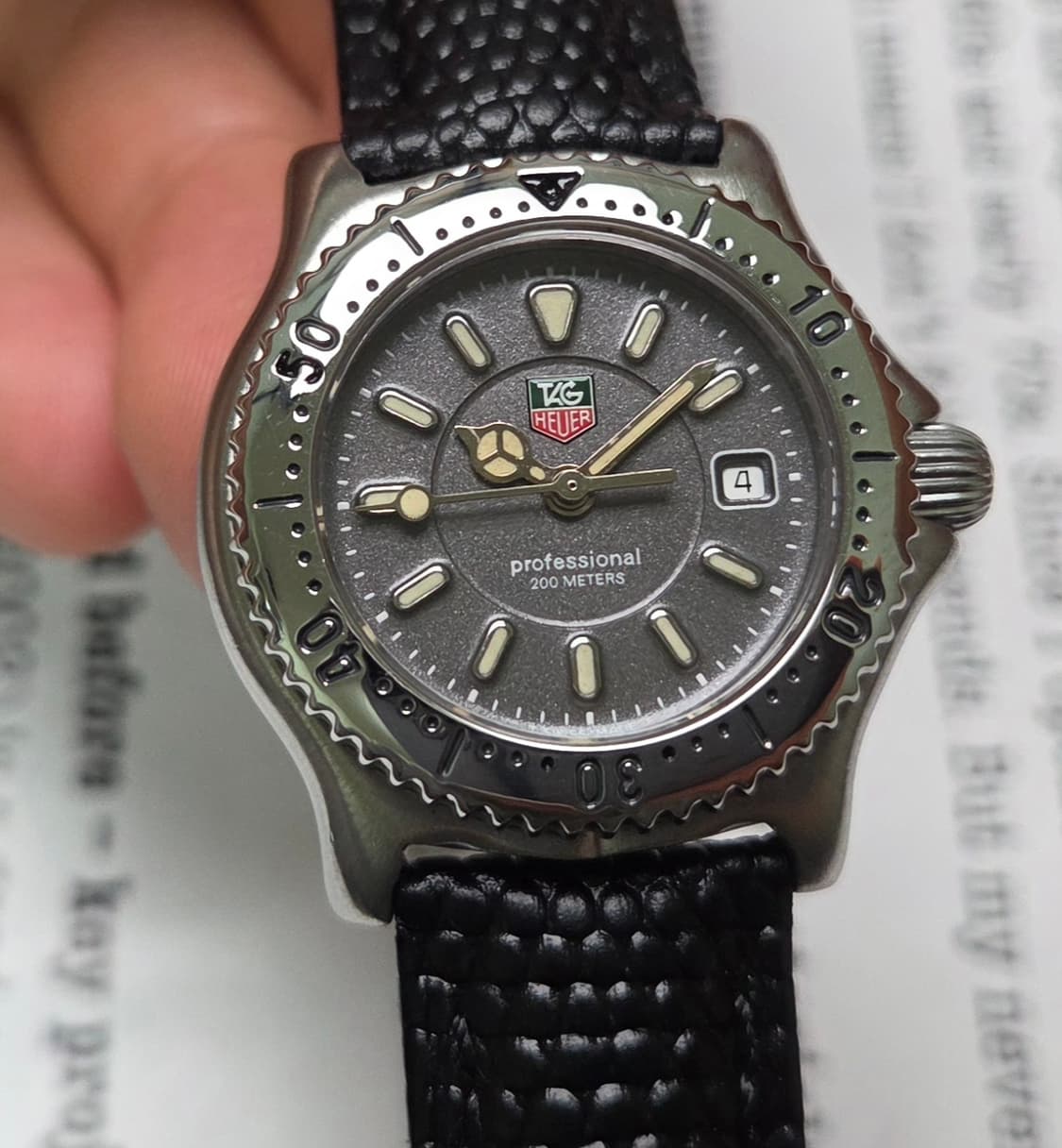 태그호이어 셀 프로페셔널 엘레강스 오리지널 그레이판 쿼츠 여성용 상품이미지1