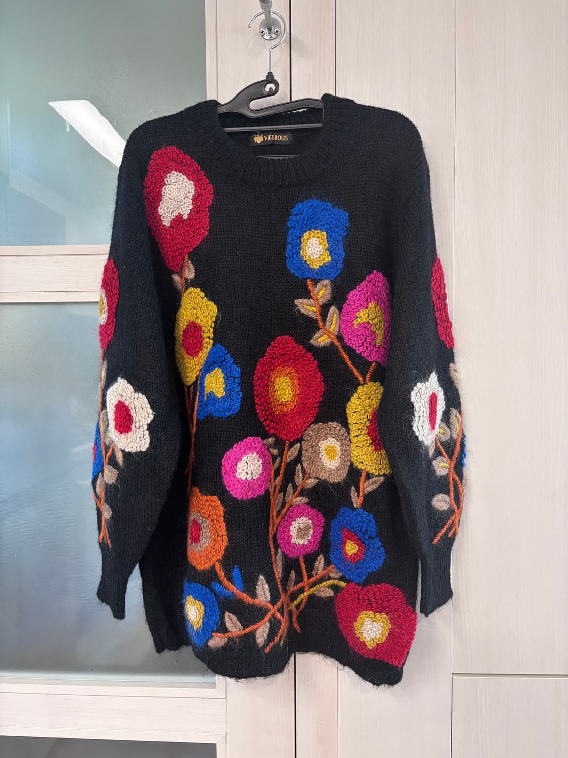 빈티지 플라워블랙자수 니트 상품이미지1