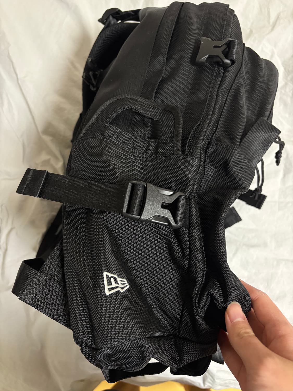 뉴에라 백팩 판매합니다 상품이미지3