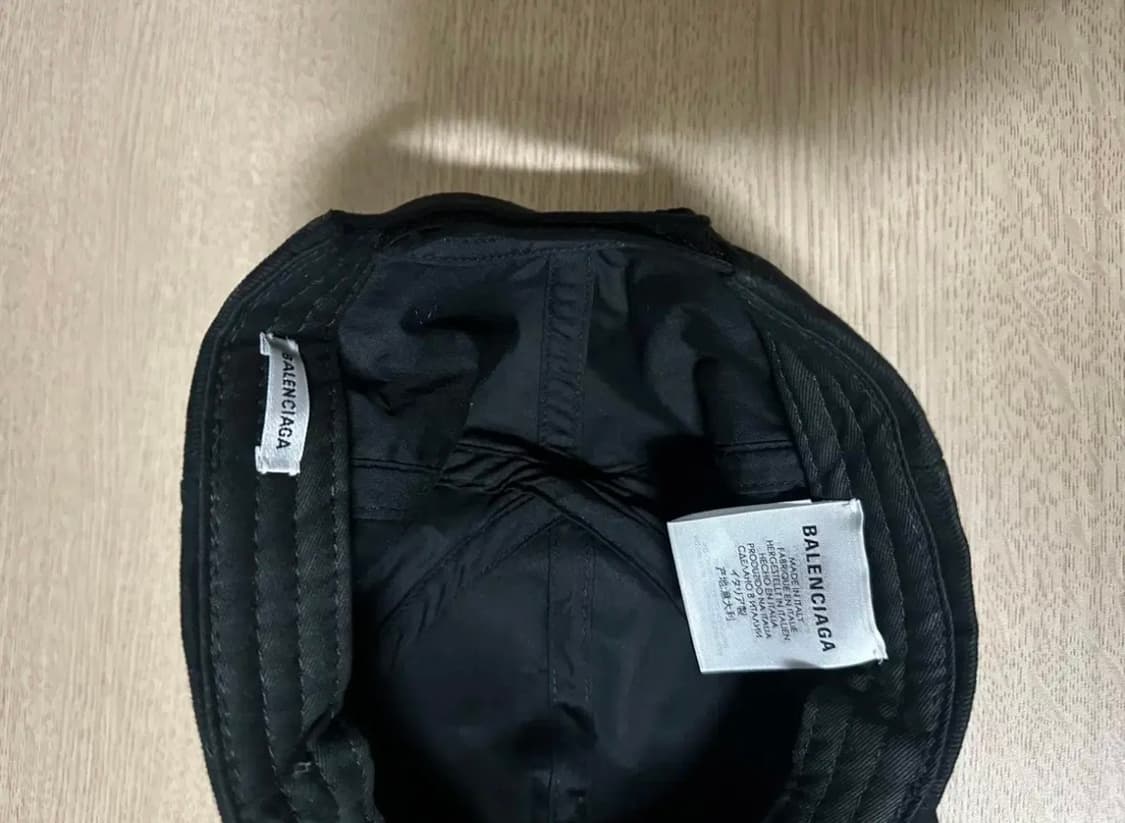 발렌시아가 자수 볼캡 블랙 상품이미지2