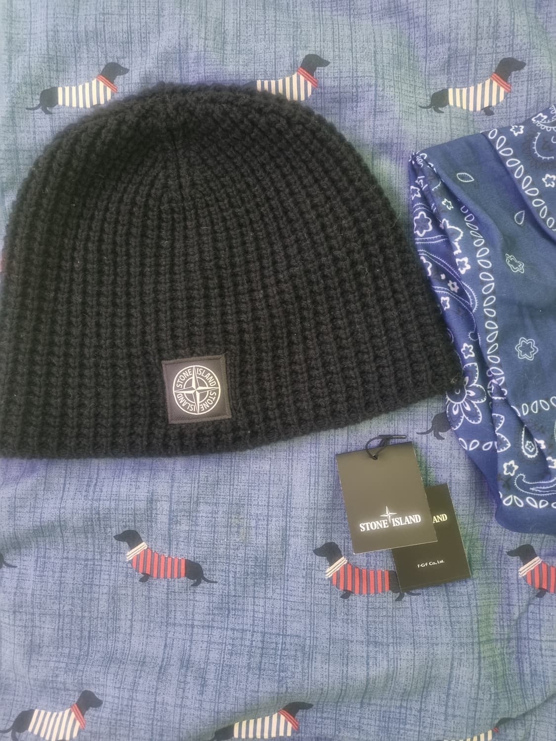 스톤아일랜드 23fw 와플니트 비니 블랙 상품이미지1