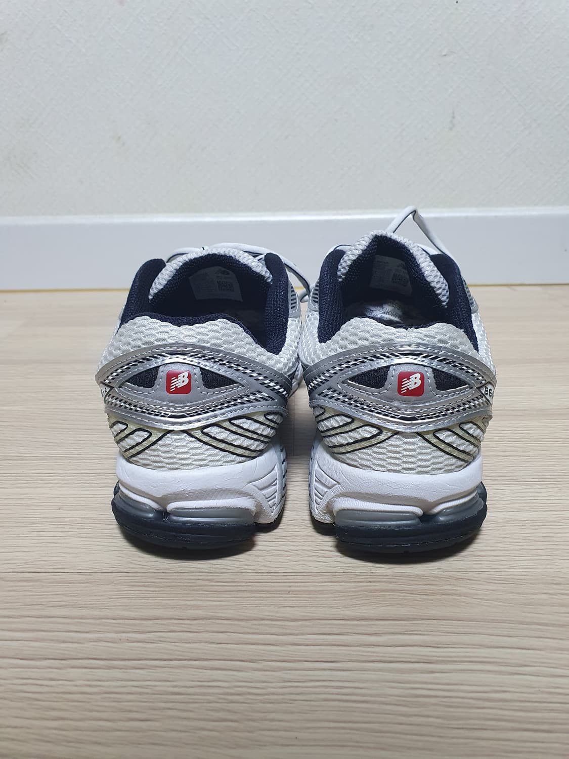 뉴발란스 860 V2 운동화 실버 블랙 270 상품이미지5