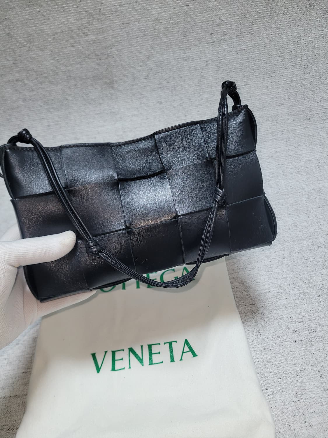 보테카베네타 카세트백 램스킨 숄더 상품이미지1