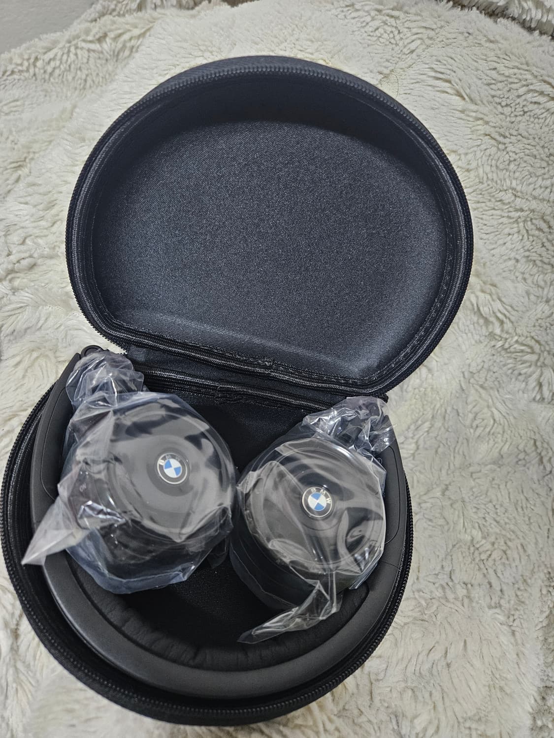 BMW 블랙 헤드폰 미개봉 상품이미지2