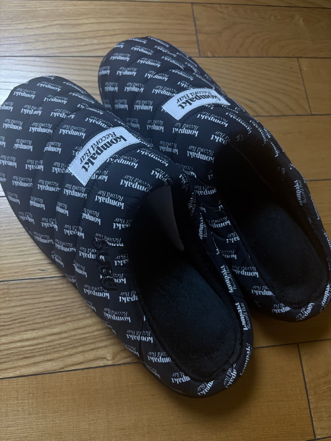 SUBU X Kompakt records 패딩 샌들 상품이미지3