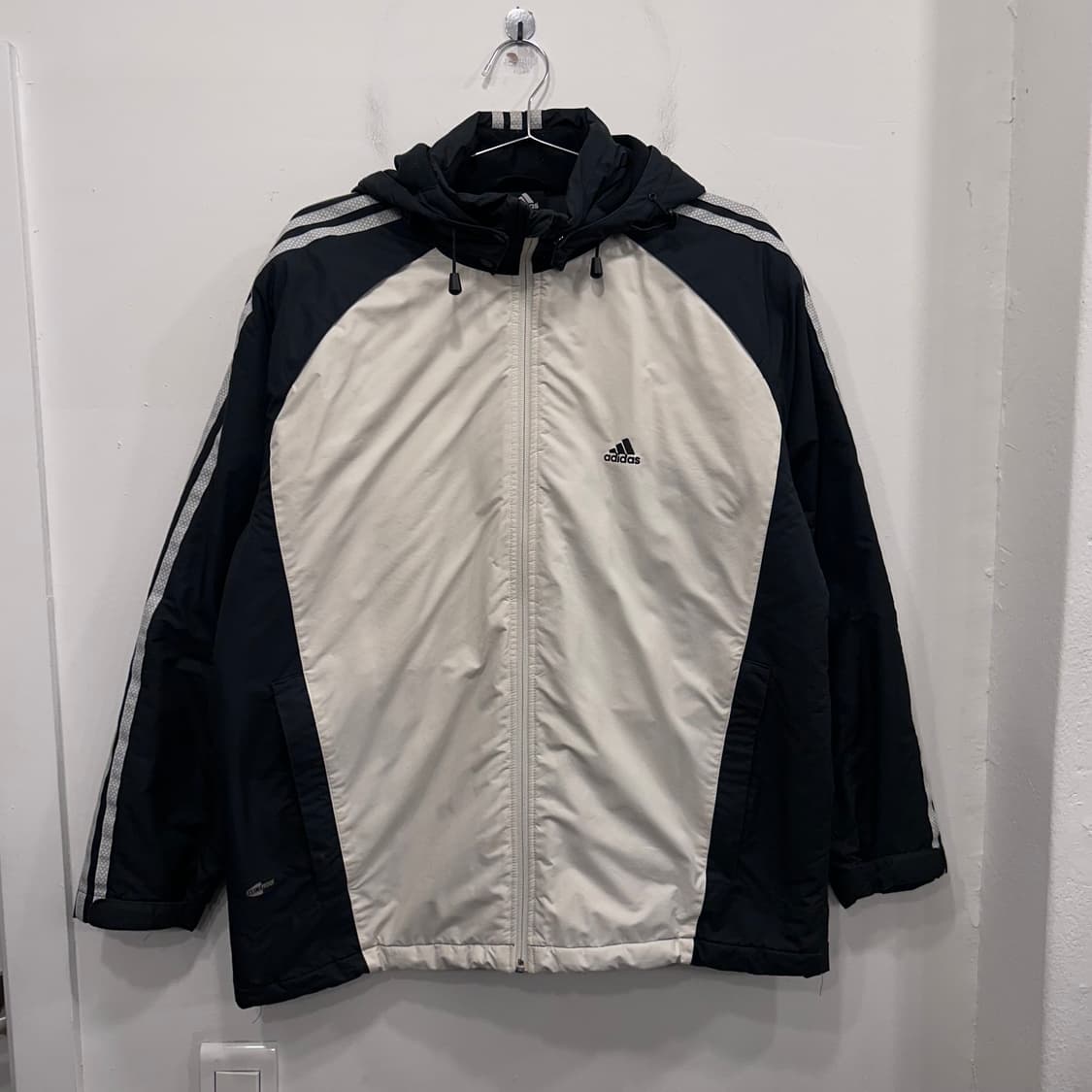 아디다스 올드스쿨 다이나믹 클래식 누빔 바람막이 상품이미지2