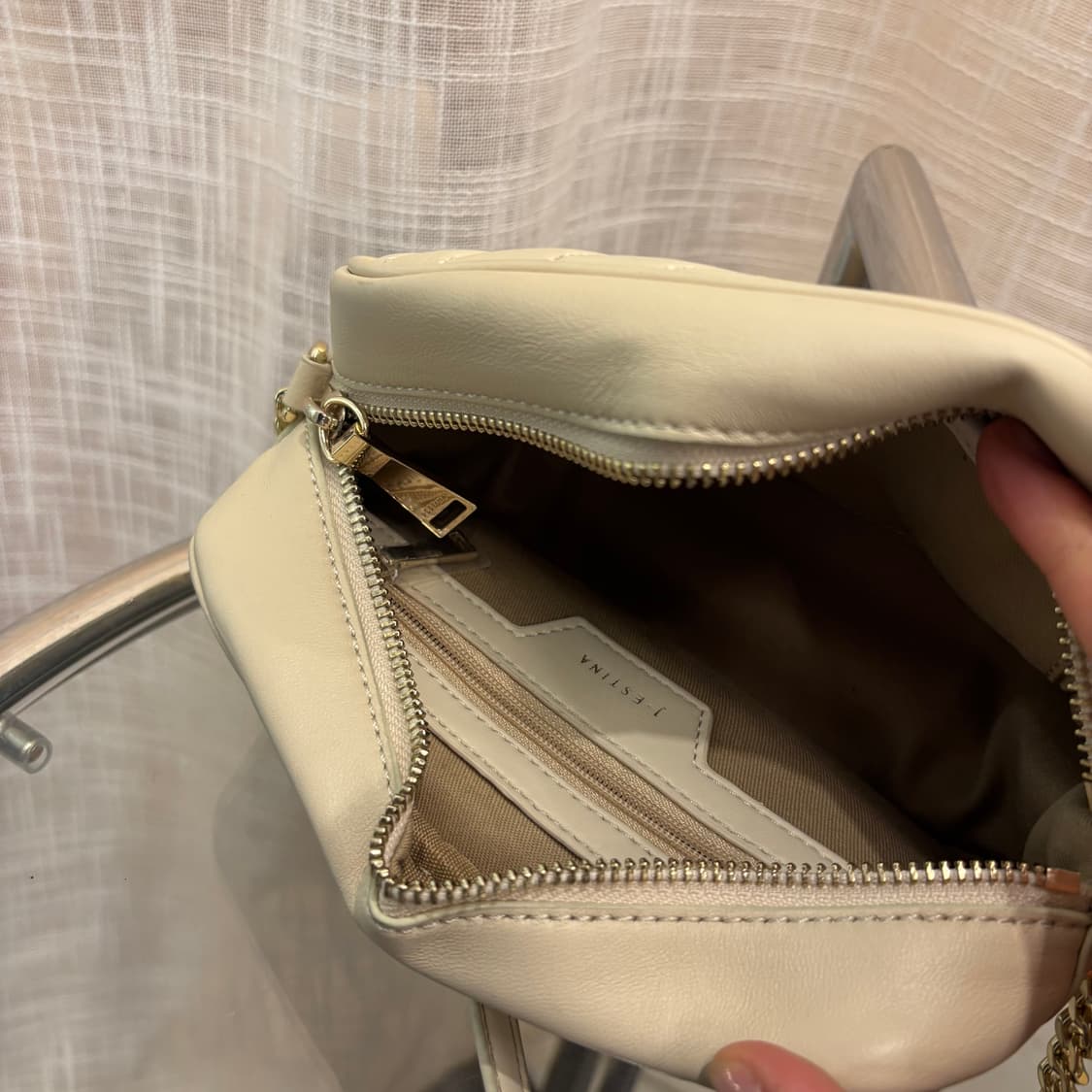 정품 제이에스티나 퀄팅 크로스백     상품이미지7