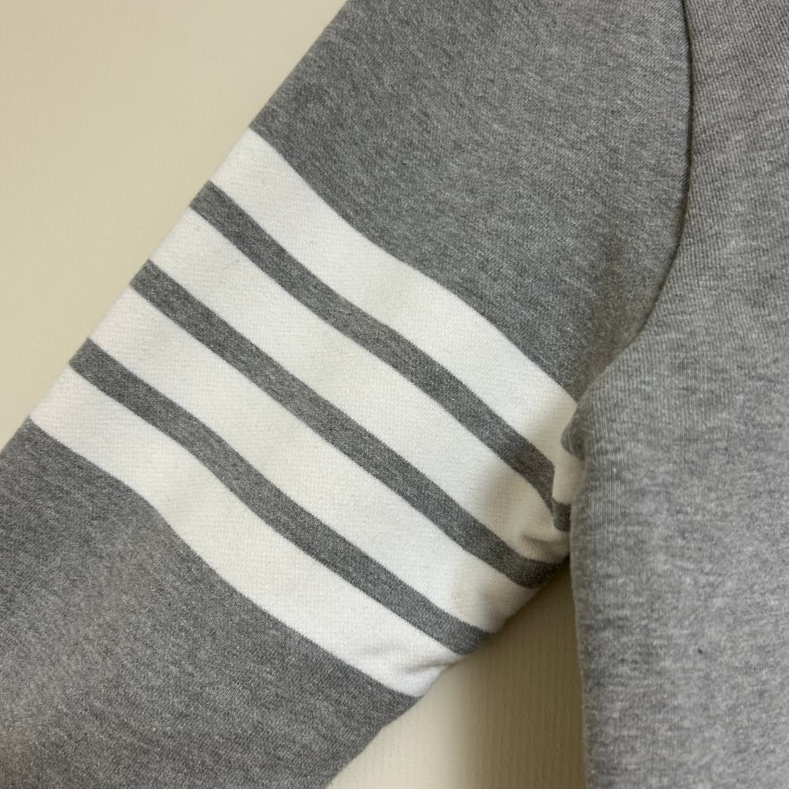 톰브라운 정품 사선완장 코튼 가디건 3 상품이미지9